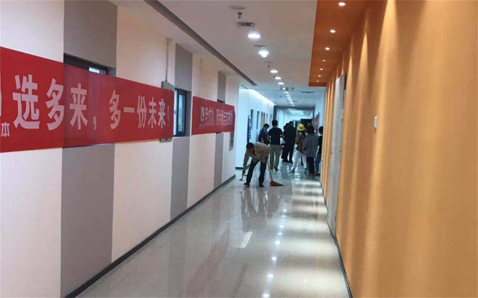 1647574400164757236.jpeg 走廊.jpg